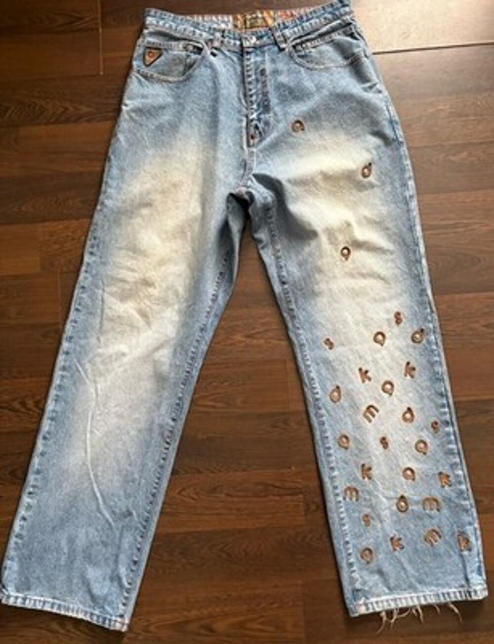Vintage Y2K Akademiks Baggy Alphabet Patch Jeans Size 32x31